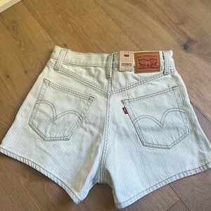 Levi's Women's High Waisted Mom Shorts - Stripey size 27 NWT